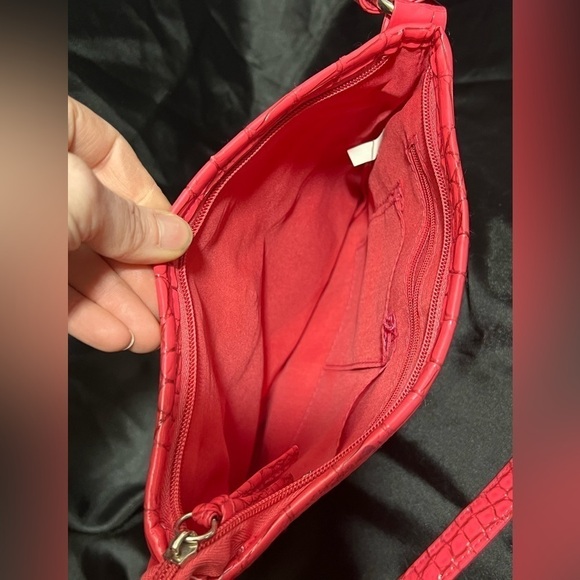 Women’s Pink Crocodile Print Shoulder Purse - Picture 4 of 6